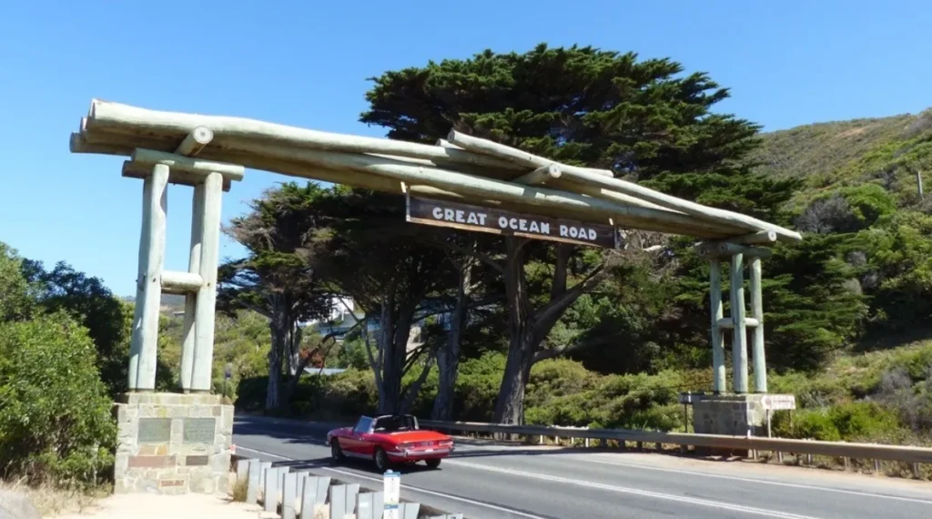 Great Ocean Road, Memorial Arch