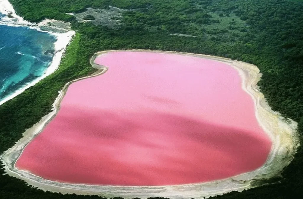 Lake Hillier